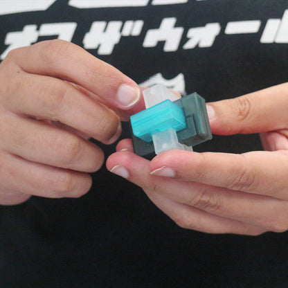 IQ Lock series 4 in 65mm capsule