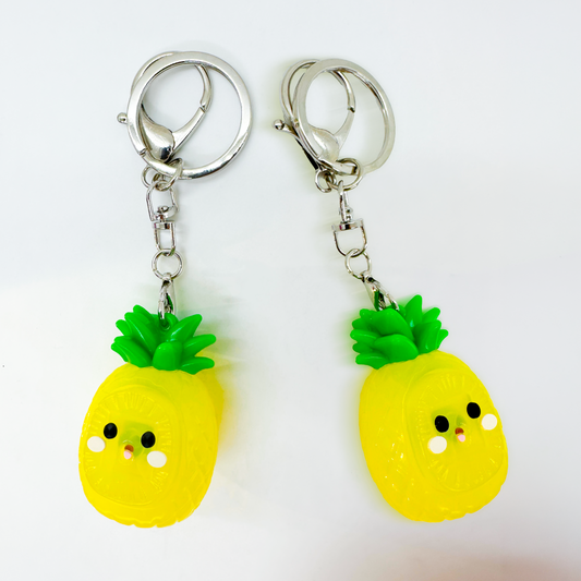 [Pre-order Oct.2026 arrival] Crystal Pineapple Clicker Keychain