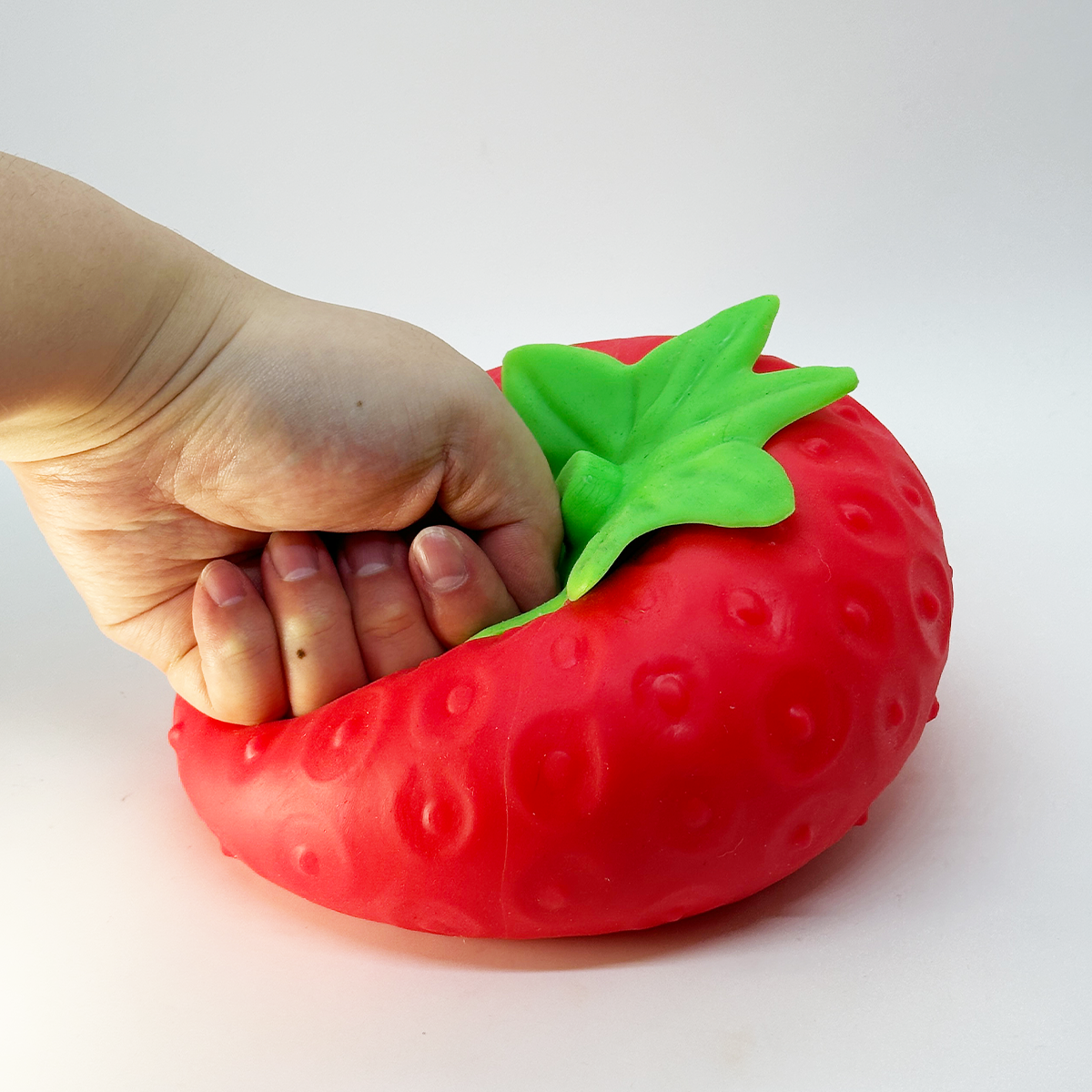 [Pre-order Sep.2026 arrival] Squishy Jumbo Strawberry Dough Feel 14cm